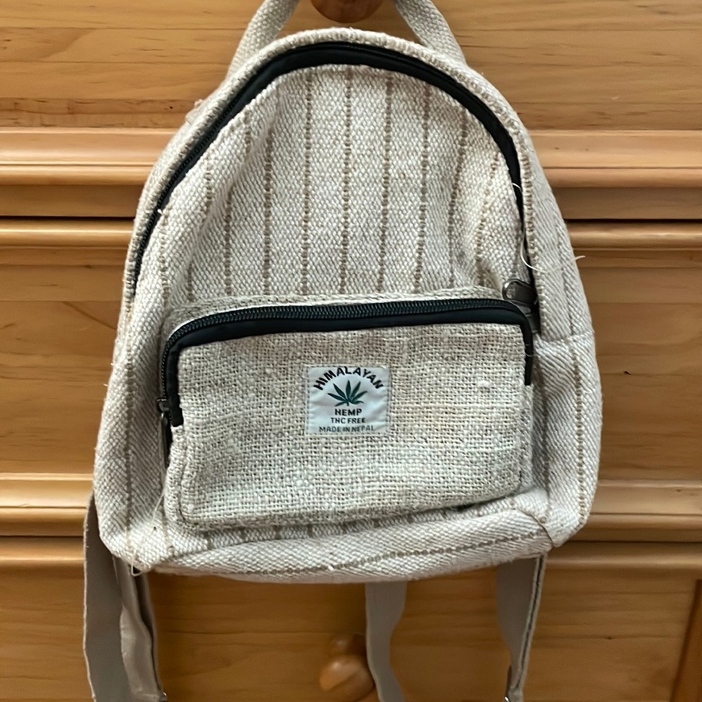 very cute backpack, very casual